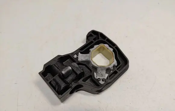 BMW 5 F10 F11 Radiator mount bracket 17117575247