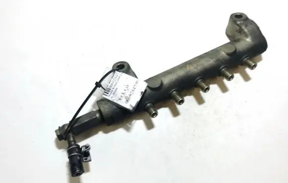 Nissan X-Trail T30 Fuel main line pipe 02G04 6100