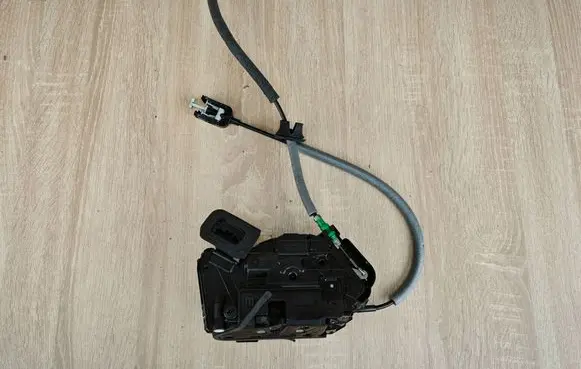 Audi Q3 F3 Rear door lock 5TA839015K