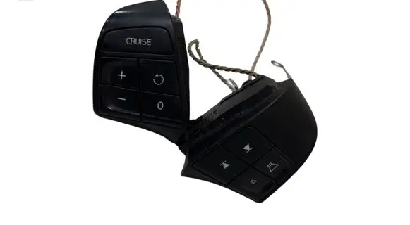 Volvo V50 Steering wheel buttons/switches 758588 758534