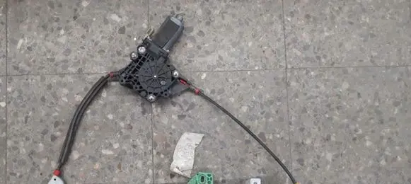 Ford Ka Front window lifting mechanism without motor