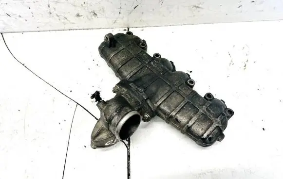 Volkswagen PASSAT B4 Intake manifold 028129713e