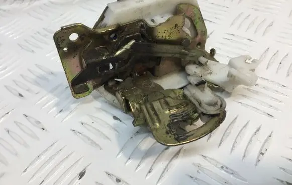 Mitsubishi Pajero Sport I Rear door lock
