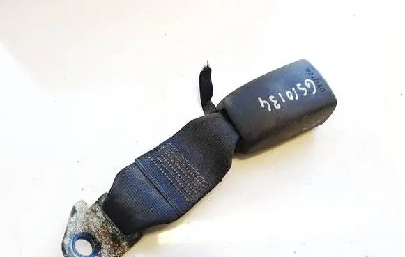 Toyota Yaris Rear seatbelt buckle b490 e034601