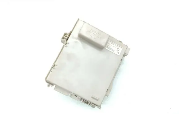 Lexus GS 300 350 430 450H Fuse module 8267030230