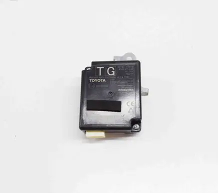 Toyota Prius (XW50) Keyless (KESSY) go control unit/module 61G117000 10R059198