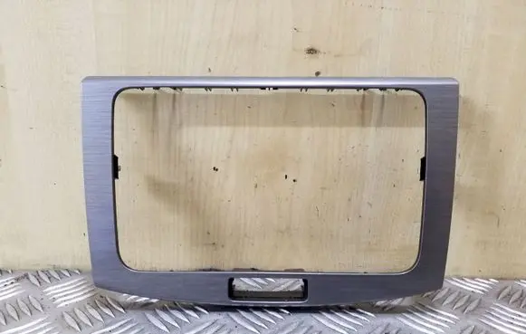 Volkswagen PASSAT B7 Radio/GPS head unit trim 3AA858069H