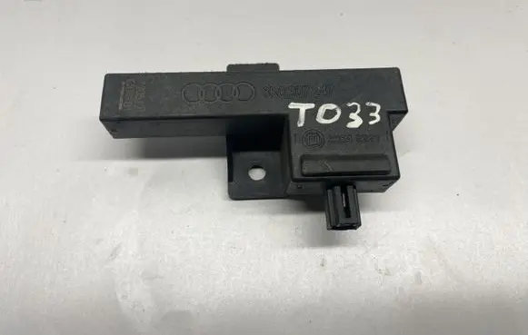 Audi A5 8T 8F Keyless (KESSY) go control unit/module 8K0907247 A321012000