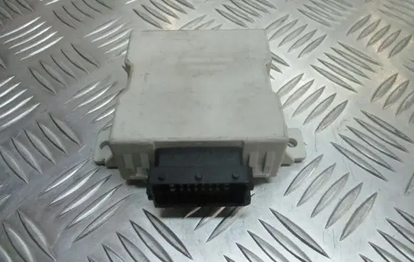 Toyota Avensis T250 Window wiper relay 
