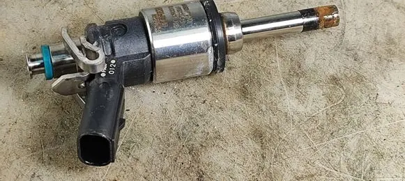 Fuel injector