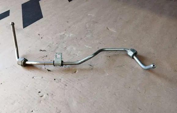 Mitsubishi ASX Fuel injector supply line/pipe 