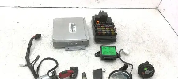 Alfa Romeo 166 Engine ECU kit and lock set 26RT5101 00467379210 0261204707