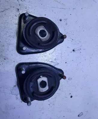 BMW 5 E39 Front shock absorber mounting bracket 33521093416