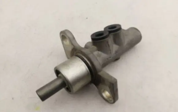 Audi A4 S4 B5 8D Master brake cylinder