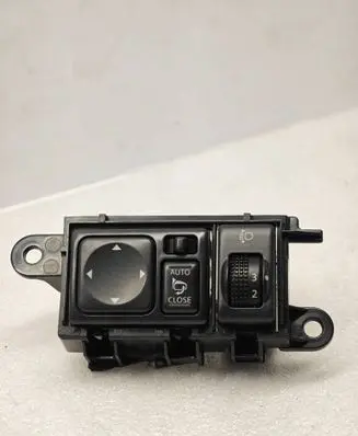 Nissan Juke I F15 Wing mirror control module B48000 P10020