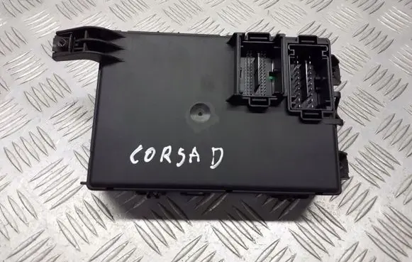 Opel Corsa D Fuse box cover 13265077