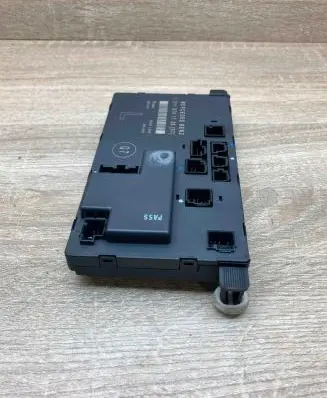Mercedes-Benz E W211 Door control unit/module 2118701126 0040159