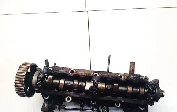 Peugeot 406 Engine head 