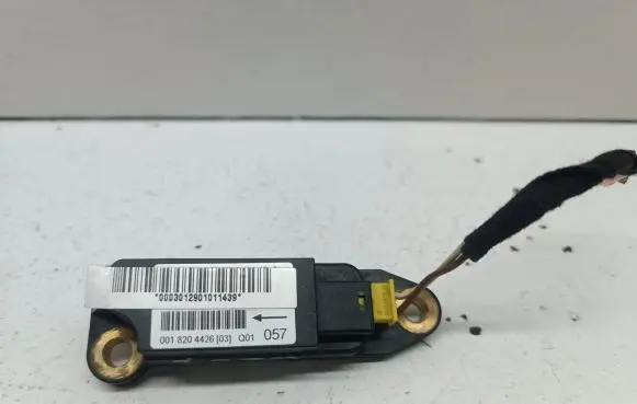 Mercedes-Benz C W203 Airbag deployment crash/impact sensor 0018204426 000301290101439