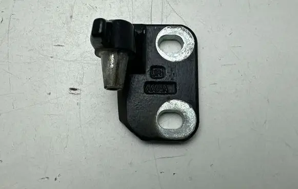 Land Rover Discovery 4 - LR4 Front door lower hinge AA8SA