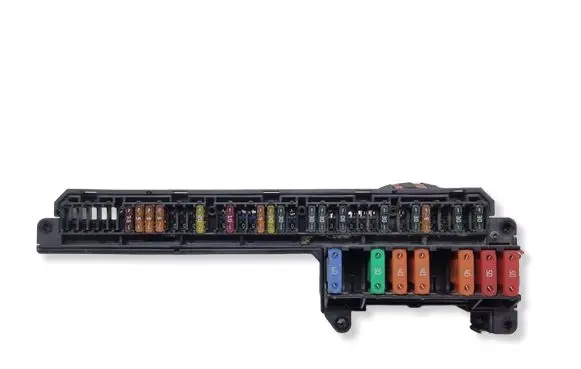 BMW 5 E60 E61 Fuse module 6957330 61146957330