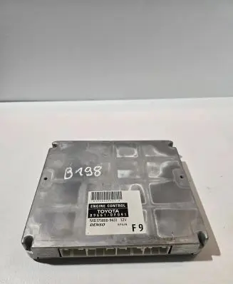 Toyota Corolla Verso AR10 Engine control unit/module 896610F091 1758009431 MB1758009431