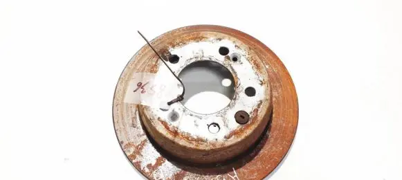 KIA Ceed Rear brake disc neventiliuojamas