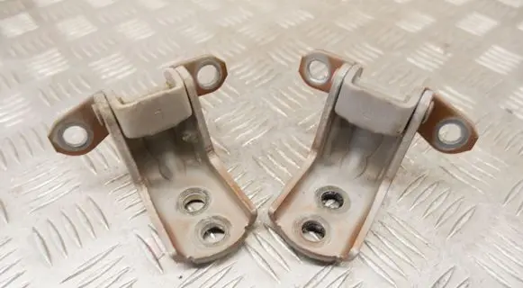 Nissan X-Trail T32 Front door hinge set 