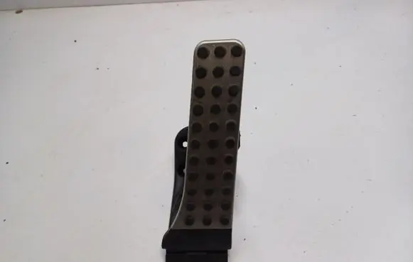 Mercedes-Benz E W213 Accelerator throttle pedal A2053000104