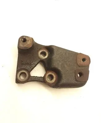 Honda FR-V Engine mounting bracket