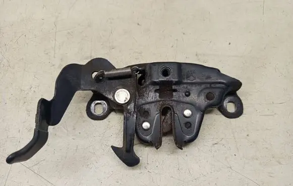 Nissan Qashqai+2 Engine bonnet/hood lock/catch