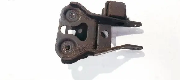 Toyota Prius (XW20) Engine mounting bracket