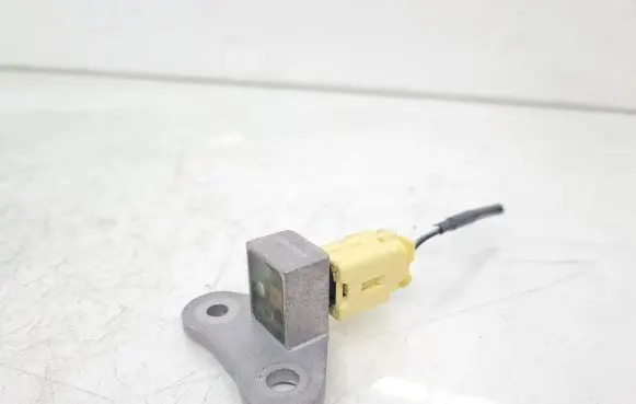 Nissan Qashqai Airbag deployment crash/impact sensor