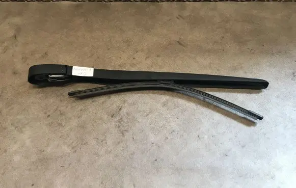 BMW 5 F10 F11 Rear wiper blade 7207042