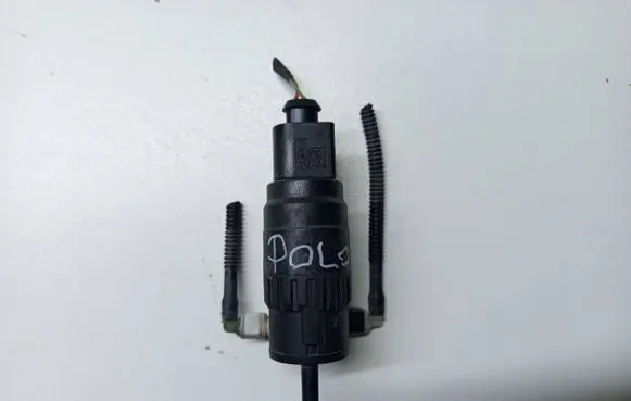 Volkswagen Polo VI Windscreen/windshield washer pump 1K6955651