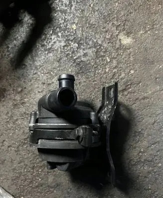 Alfa Romeo Giulia Electric auxiliary coolant/water pump 505528600