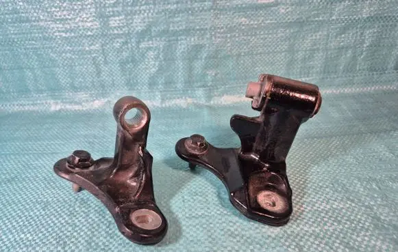 Mercedes-Benz B W246 W242 Front door hinge set A046572