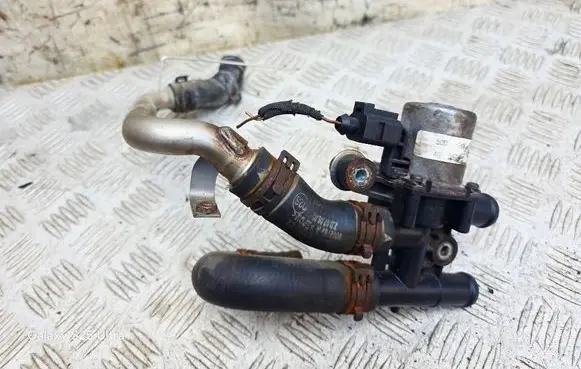 Audi A8 S8 D3 4E Coolant heater control valve 8E0820036