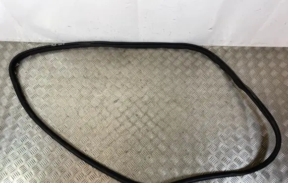 Jeep Grand Cherokee WL Front door rubber seal