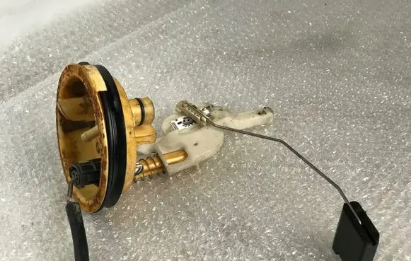 BMW 3 E46 Fuel level sensor 6752054