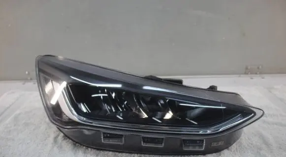 Ford Focus Headlight/headlamp 1X7B13E014CD 20PL12365
