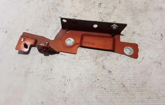 Renault Captur Fender mounting bracket 631227839R