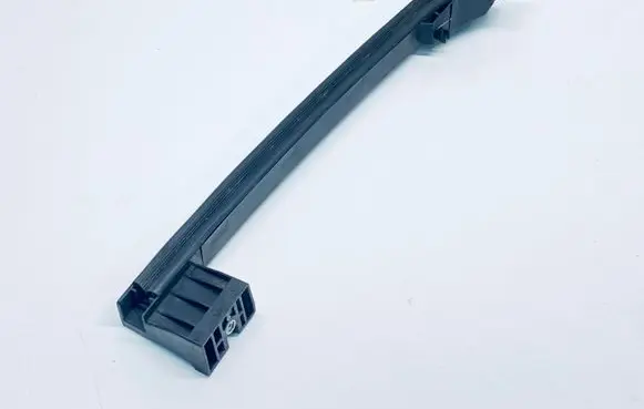 Suzuki SX4 S-Cross Rear door windshield rail 8163061M00