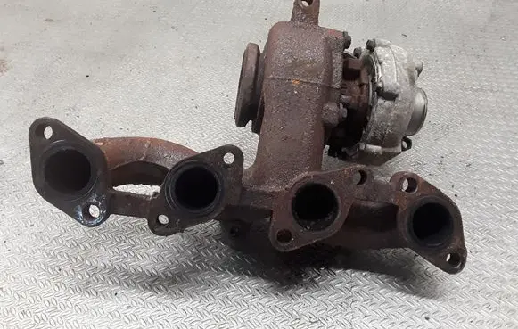 Volkswagen PASSAT B6 Turbo 03G253019A