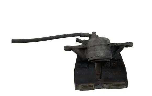 Volkswagen PASSAT B7 Front brake caliper 7782A