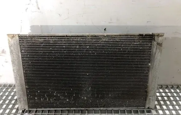 BMW 5 E60 E61 Coolant radiator 7787440