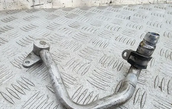 Gearbox oil cooler pipe/hose