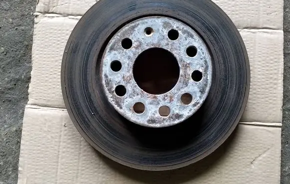 Volkswagen Golf V Front brake disc