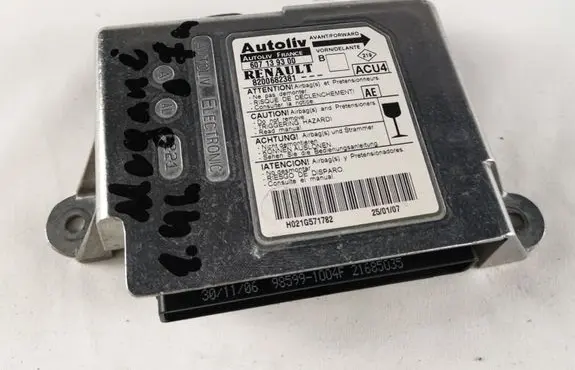 Renault Megane II Airbag control unit/module 8200682381 607139300