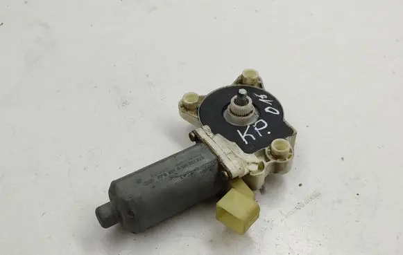 Mercedes-Benz CLK A209 C209 Rear door window regulator motor 0130821972